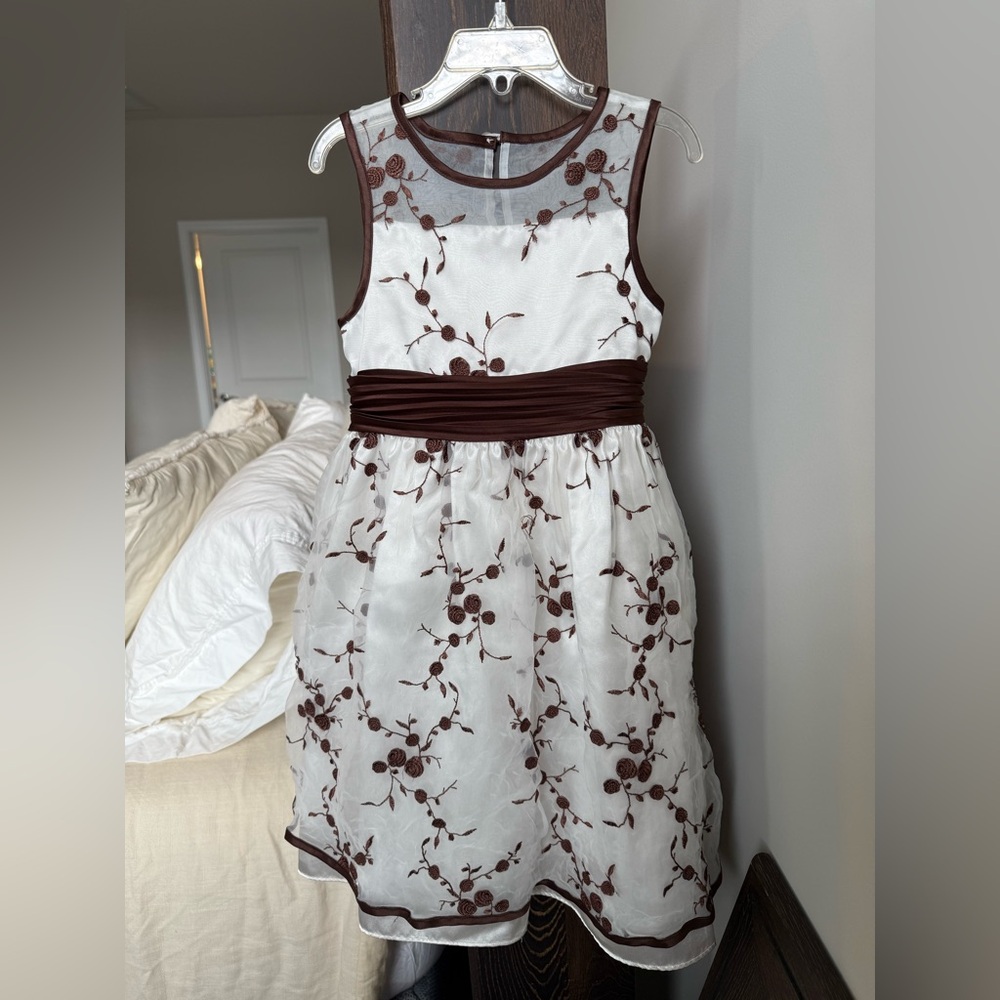 Bonnie Jean White and Brown Floral embroidered Fancy Dress size 5 full petticoat